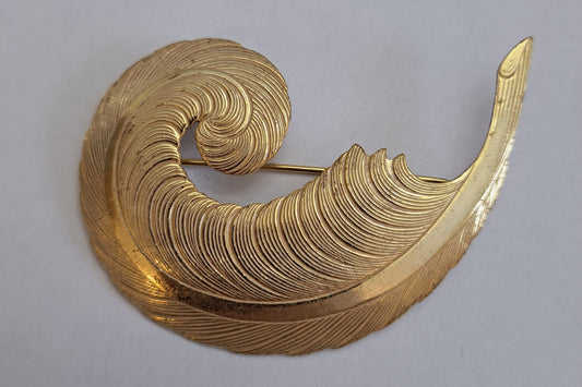 Miriam Haskell Vintage Gold Tone Swirl Feather Plume Brooch